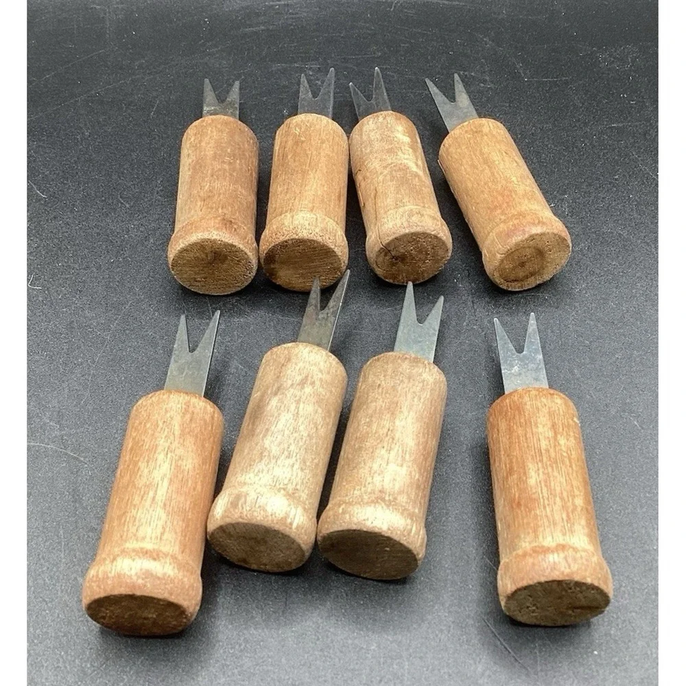 Vtg Set‎ of 8 Corn On The Cob Wood Holders Forks Corn Skewers Corn Picks Kitchen
